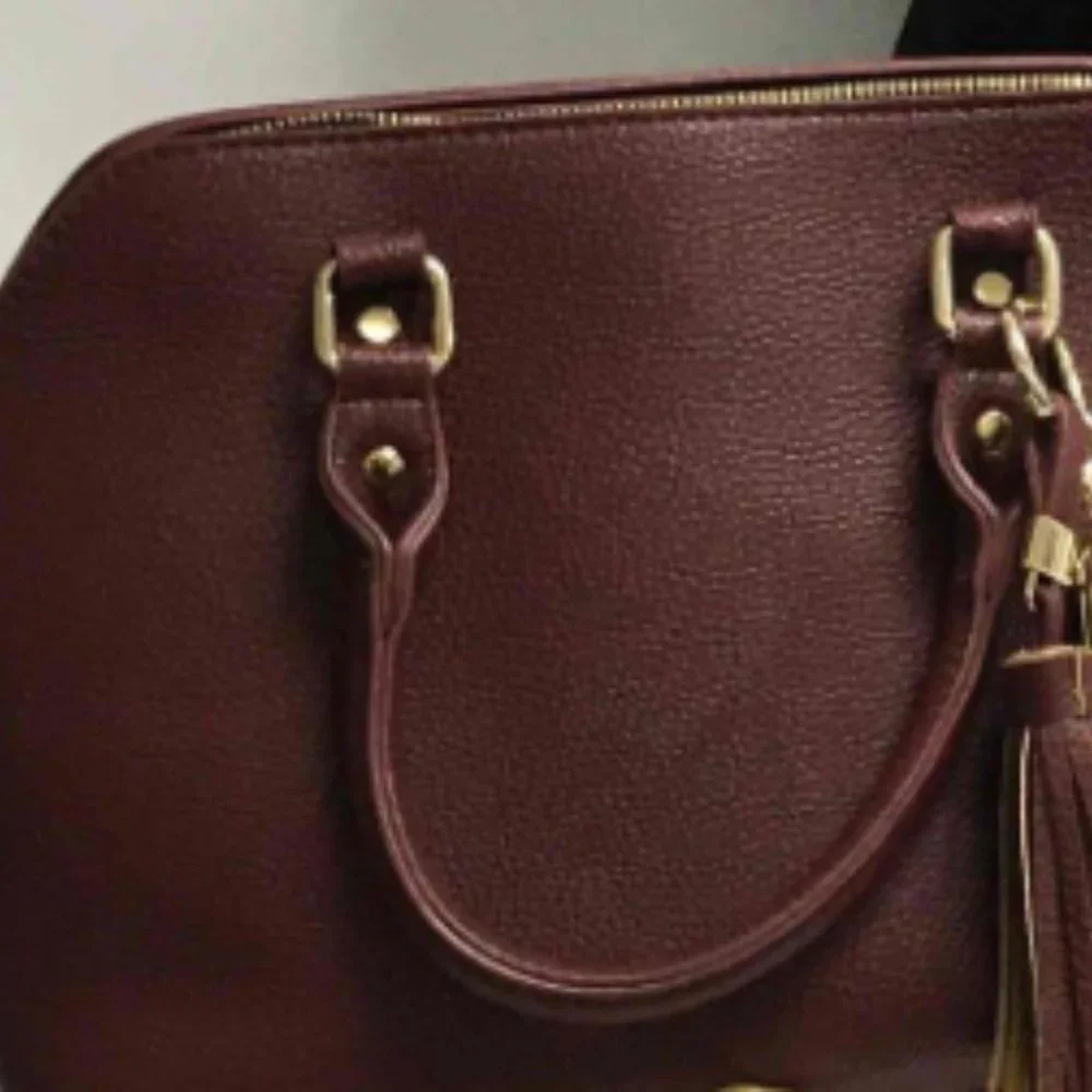 Charming Charlie Wine Wine Dark Pebble Purse Satchel With Adjustable Strap NWT - Picture 2 of 7